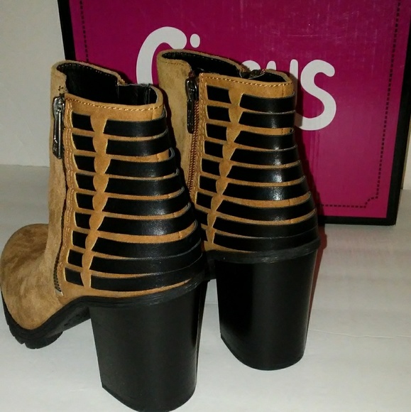 Sam Edelman Shoes - NIB Sam Edelman booties Size 8